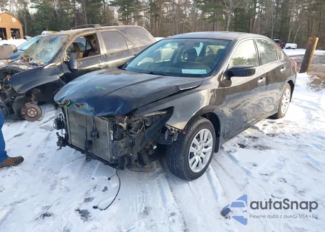 2018 Nissan Altima 2.5 S z USA, uszkodzony, nr VIN 1N4AL3AP3JC266644